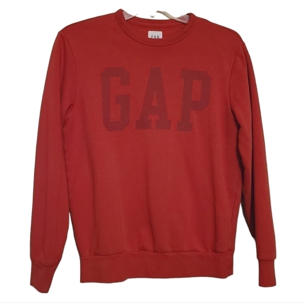 Gap | Women's Modern Red Classic Crewneck Sweatshirt (Size Small)